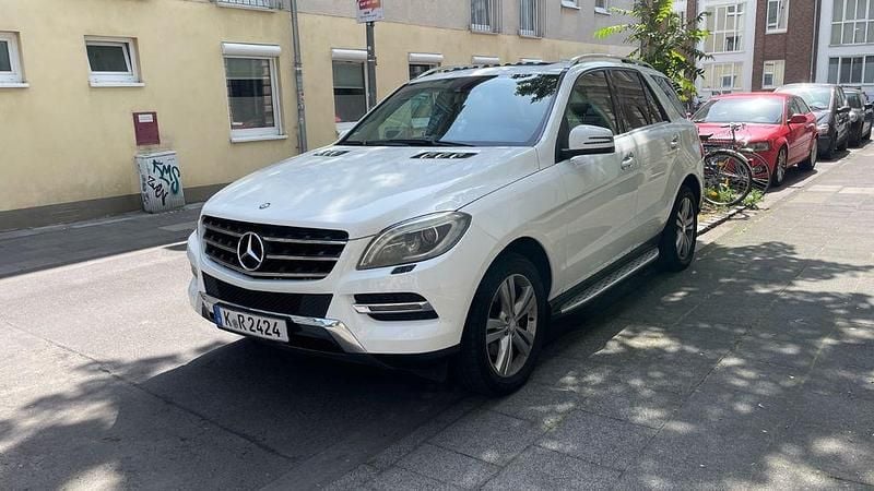 Weiß Gebraucht 2014 Mercedes ML350 SUV | 16.450 € (Superpreis) - Bild 1/4