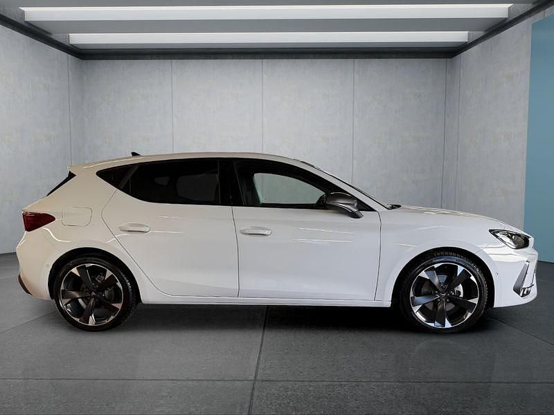 Second-hand Cupra Leon 150 CP (110 kW) 2024 Alb Hatchback