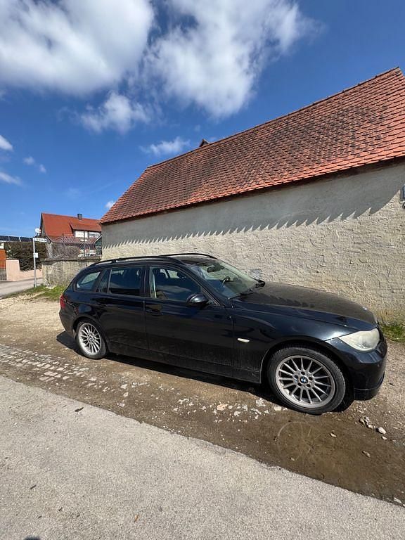 Gebraucht BMW 318 143 PS (105 kW) 2006 Schwarz Kombi