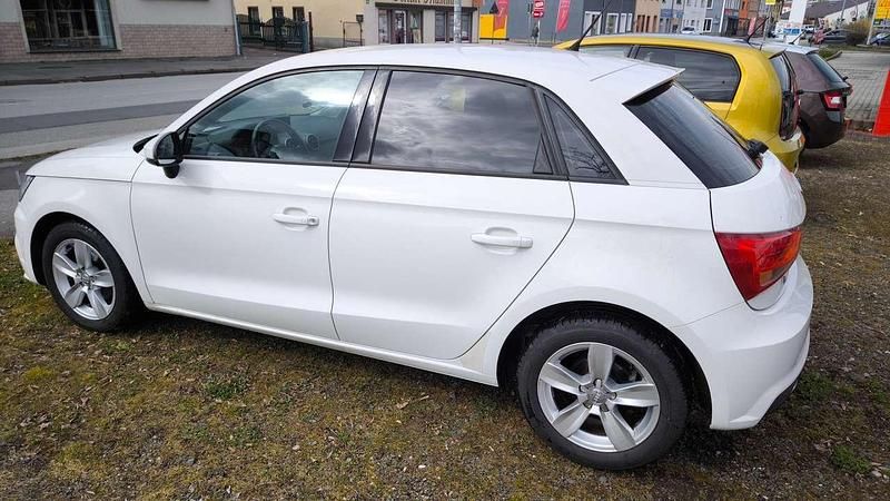 Gebraucht Audi A1 Basis 95 PS (69 kW) 2018 Cortinaweiß Kleinwagen