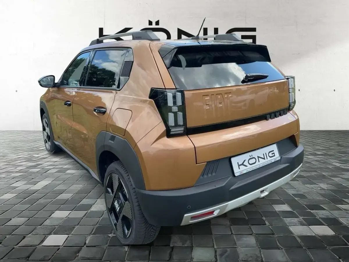 Gebraucht Fiat Grande Panda La Prima 83 kW (113 PS) 2025 Luna bronze Kleinwagen