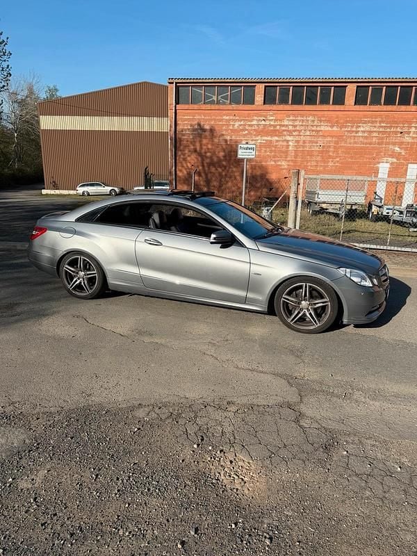 Gebraucht Mercedes E350 231 PS (169 kW) 2011 Grau Coupé