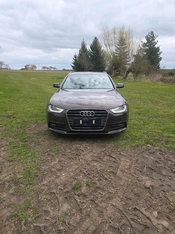 Gebraucht Audi A4 Sport 170 PS (125 kW) 2012 Braun Kombi