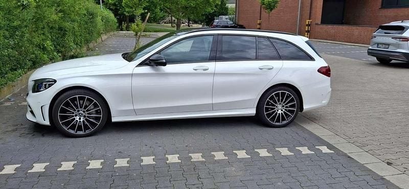 Weiß Gebraucht 2018 Mercedes C400 Kombi | 34.000 € - Bild 1/4