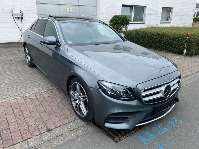 Grau Gebraucht 2020 Mercedes E400 AMG Limousine | 37.800 € (Superpreis) - Bild 1/4