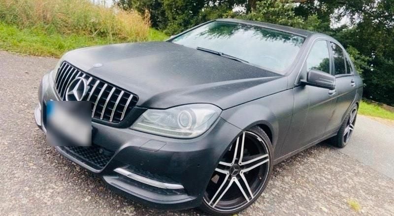 Gebraucht Mercedes 220 170 PS (125 kW) 2011 Schwarz Limousine