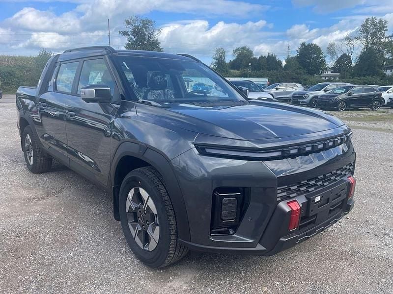 Grau Neu 2025 Ssangyong (KGM) Musso SUV | 48.990 € - Bild 1/4
