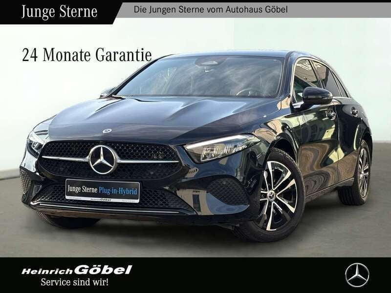Kosmosschwarz Gebraucht 2024 Mercedes A250 Limousine | 32.900 € (Fairer Preis) - Bild 1/4