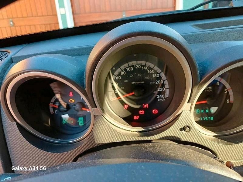 Gebraucht Dodge Nitro 177 PS (130 kW) 2008 Schwarz SUV