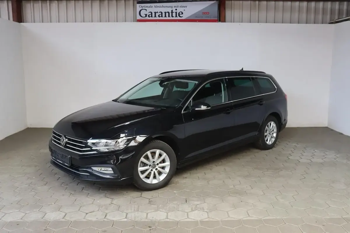 Gebraucht VW Passat Business 200 PS (147 kW) 2023 Schwarz Kombi