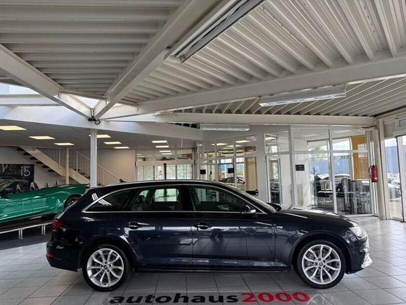 Gebraucht Audi A4 Design 190 PS (139 kW) 2017 Blau Kombi