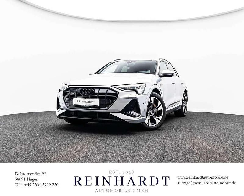 Florettsilber metallic Gebraucht 2022 Audi e-tron S-Line SUV | 30.620 € (Guter Preis) - Bild 1/3