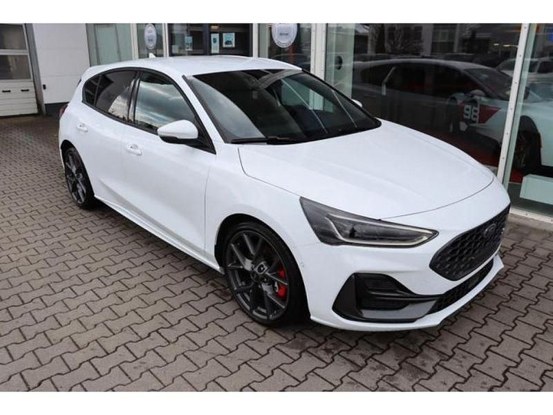 Gebraucht Ford Focus ST 280 PS (205 kW) 2025 Frozen white Limousine