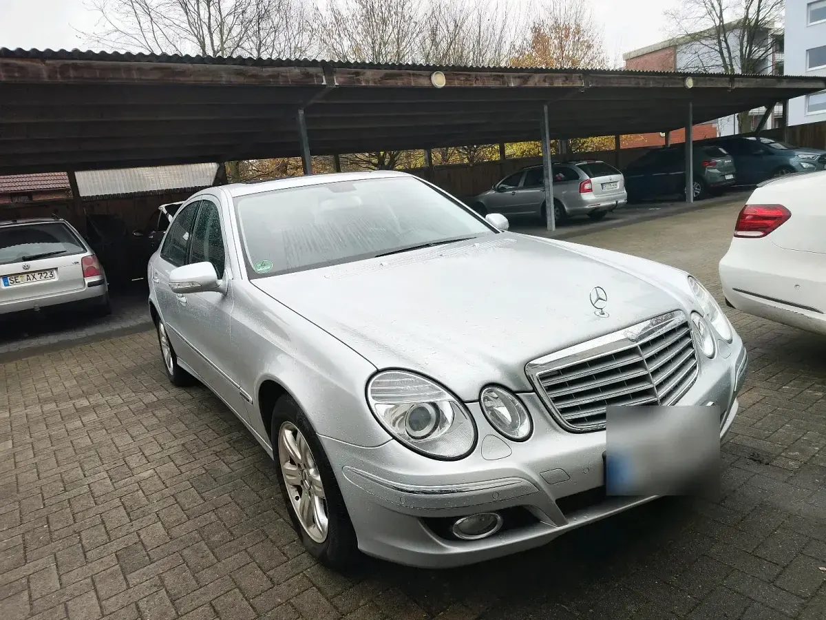 Gebraucht Mercedes E230 204 PS (150 kW) 2007 Silber Limousine