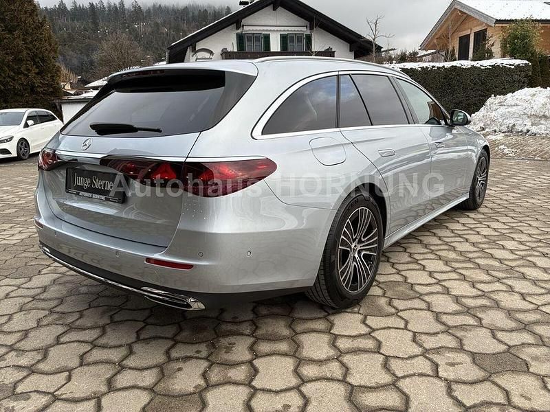 Gebraucht Mercedes E220 Avantgarde 197 PS (144 kW) 2024 Silber Kombi