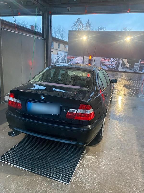 Gebraucht BMW 318 143 PS (105 kW) 2002 Schwarz Limousine