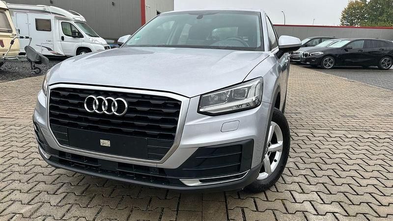 Silber Gebraucht 2019 Audi Q2 SUV | 17.999 € (Guter Preis) - Bild 1/4