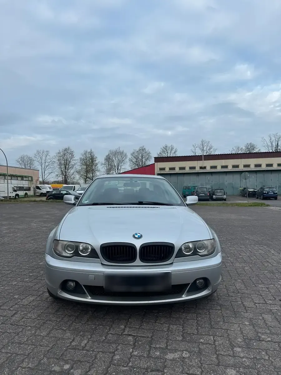 Gebraucht BMW 318 150 PS (110 kW) 2006 Silber Coupé