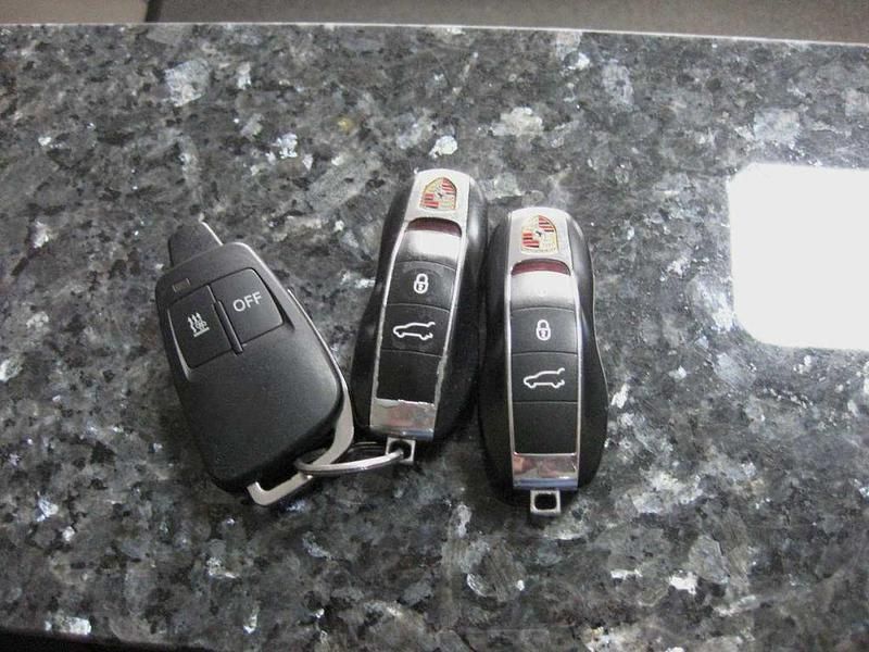 Gebraucht Porsche Macan S 340 PS (250 kW) 2015 Tiefschwarzmetallic SUV