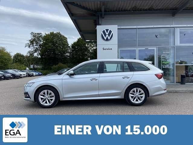 Silber metallic Gebraucht 2021 Skoda Octavia Style Kombi | 26.860 € (Etwas zu teuer) - Bild 1/4