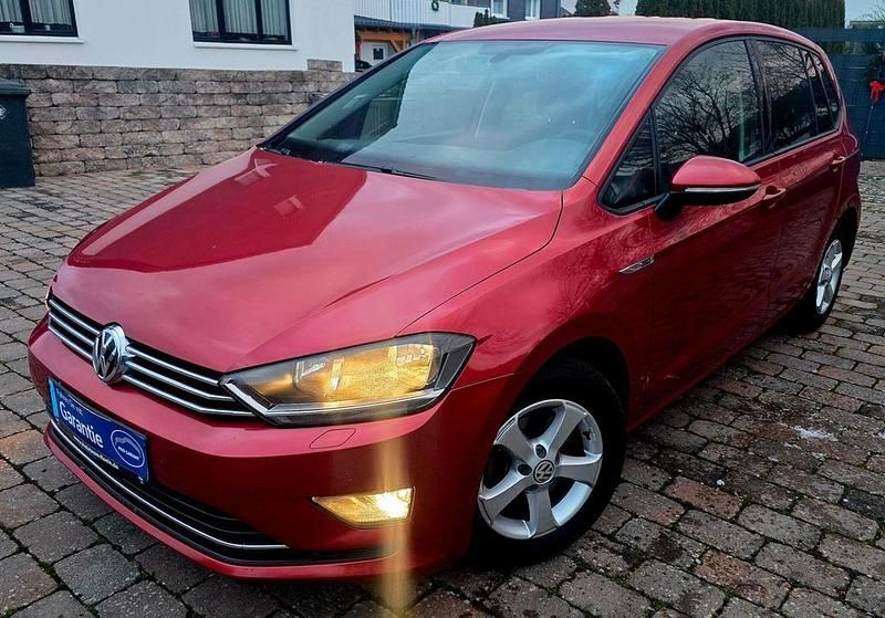 Gebraucht VW Golf VII LOUNGE 110 PS (80 kW) 2015 Rot Limousine