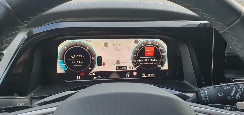 Gebraucht VW Multivan Life 150 PS (110 kW) 2025 Blau Van