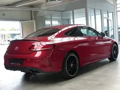 Gebraucht Mercedes C200 AMG 184 PS (135 kW) 2022 Rot Coupé