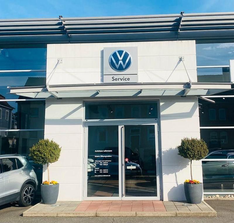 Gebraucht VW T-Roc R-line 150 PS (110 kW) 2025 Schwarz SUV