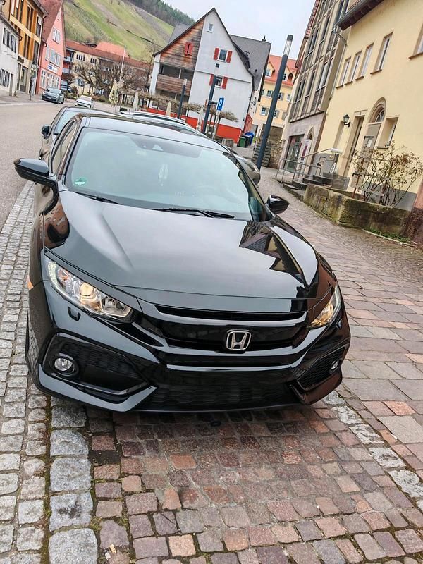 Schwarz Gebraucht 2019 Honda Civic Limousine | 17.999 € (Fairer Preis) - Bild 1/4