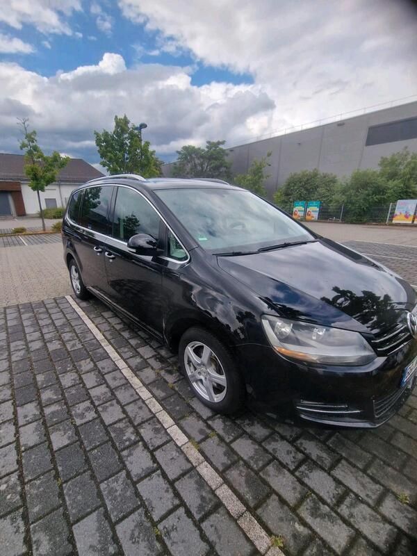Schwarz Gebraucht 2011 VW Sharan Highline Van / Kleinbus | 11.300 € (Teuer) - Bild 1/4