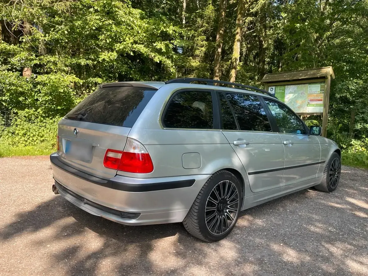 Gebraucht BMW 330 231 PS (169 kW) 2005 Silber Kombi