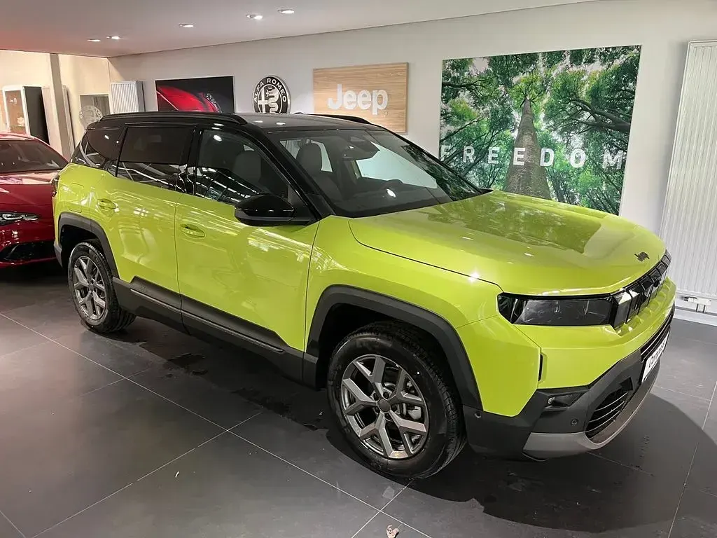 Neu Jeep Compass 145 PS (106 kW) 2026 Grün SUV