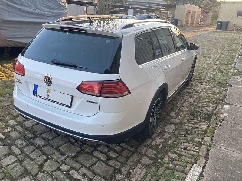 Gebraucht VW Golf Alltrack 184 PS (135 kW) 2020 Weiß Kombi