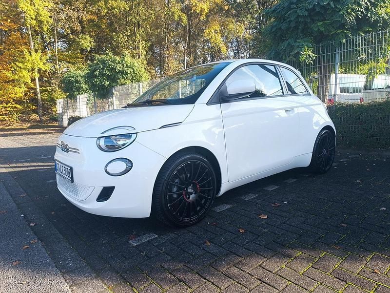 Gebraucht Fiat 500e Action 69 kW (95 PS) 2022 Weiß Limousine