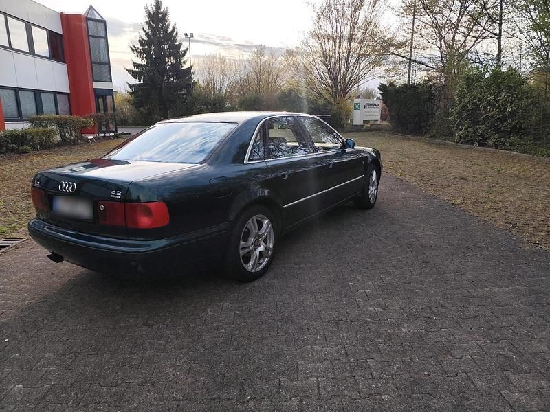 Second-hand Audi A8 300 CP (220 kW) 1998 Verde Berlinǎ