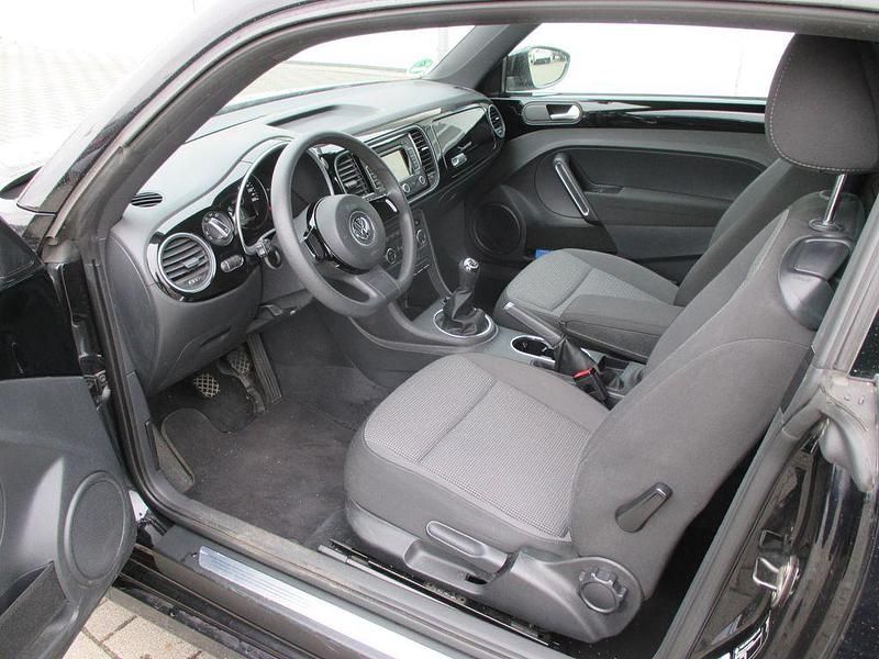 Second-hand VW Beetle Design 105 CP (77 kW) 2012 Negru Hatchback