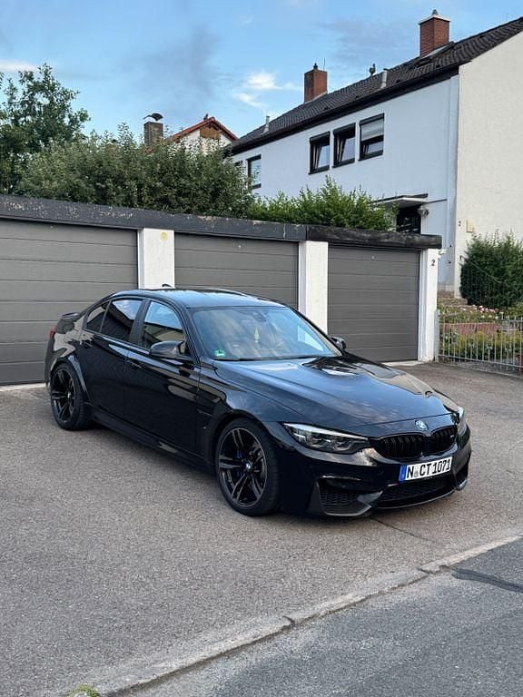 Schwarz Gebraucht 2018 BMW M3 Performance Limousine | 52.900 € (Fairer Preis) - Bild 1/4