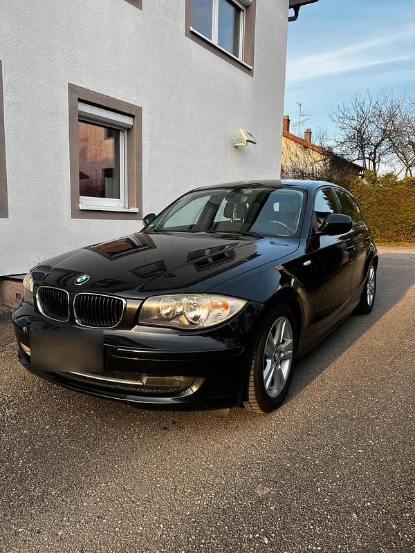 Gebraucht BMW 116 Advantage 122 PS (89 kW) 2011 Schwarz Kleinwagen