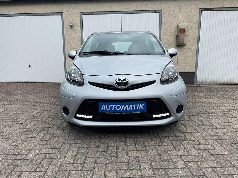 Brilliant Gebraucht 2013 Toyota Aygo Cool Kleinwagen | 7.599 € (Fairer Preis) - Bild 1/4