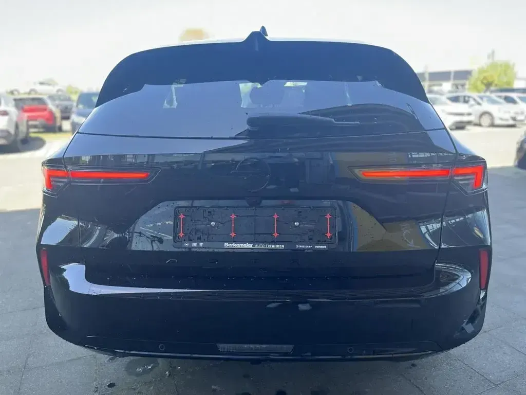 Gebraucht Opel Astra 131 PS (96 kW) 2024 Schwarz Kleinwagen