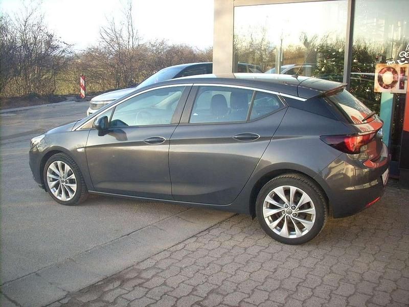 Gebraucht Opel Astra Edition 125 PS (91 kW) 2016 Grau Kleinwagen