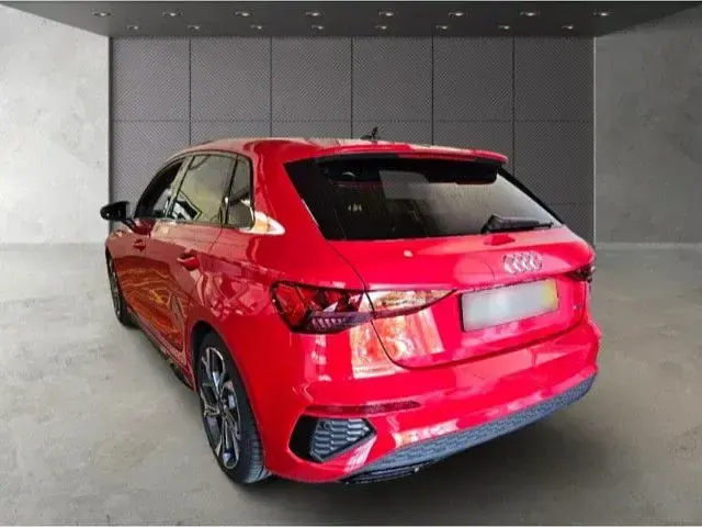 Gebraucht Audi A3 S-Line 190 PS (139 kW) 2023 Rot Limousine