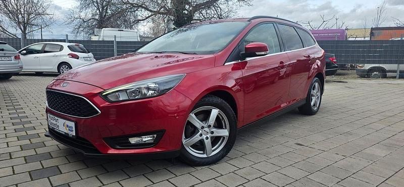 Gebraucht Ford Focus 125 PS (91 kW) 2018 Rot Limousine
