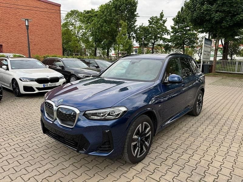 Phytonicblau Gebraucht 2023 BMW iX3 M Sport SUV | 44.449 € (Guter Preis) - Bild 1/4