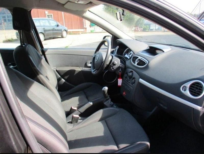 Gebraucht Renault Clio II Dynamique 75 PS (55 kW) 2011 Schwarz Limousine