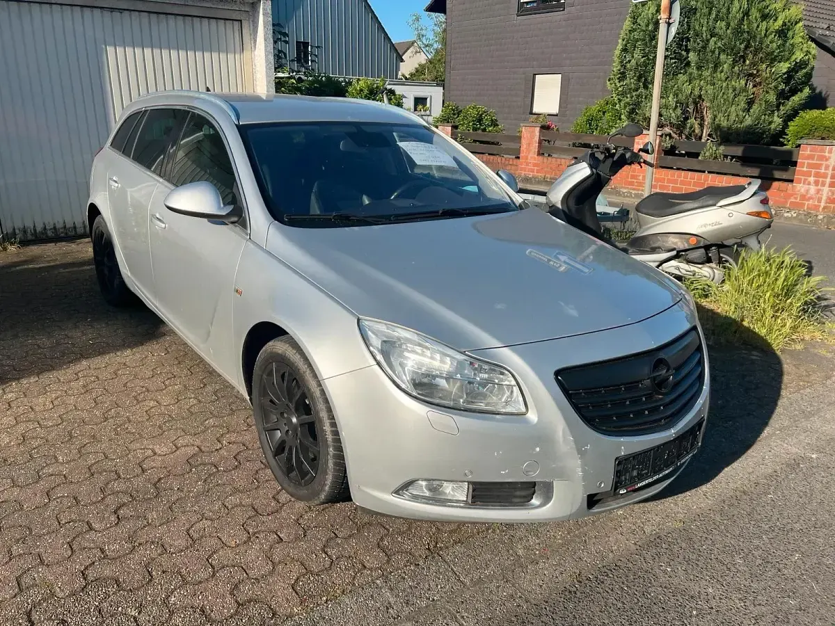 Gebraucht Opel Insignia 197 PS (144 kW) 2013 Silber Kombi