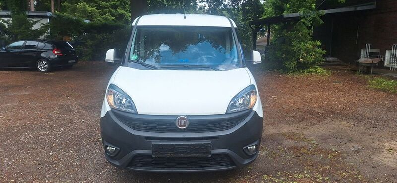 Weiß Gebraucht 2017 Fiat Doblò Lounge Van / Kleinbus | 5.900 € (Superpreis) - Bild 1/4