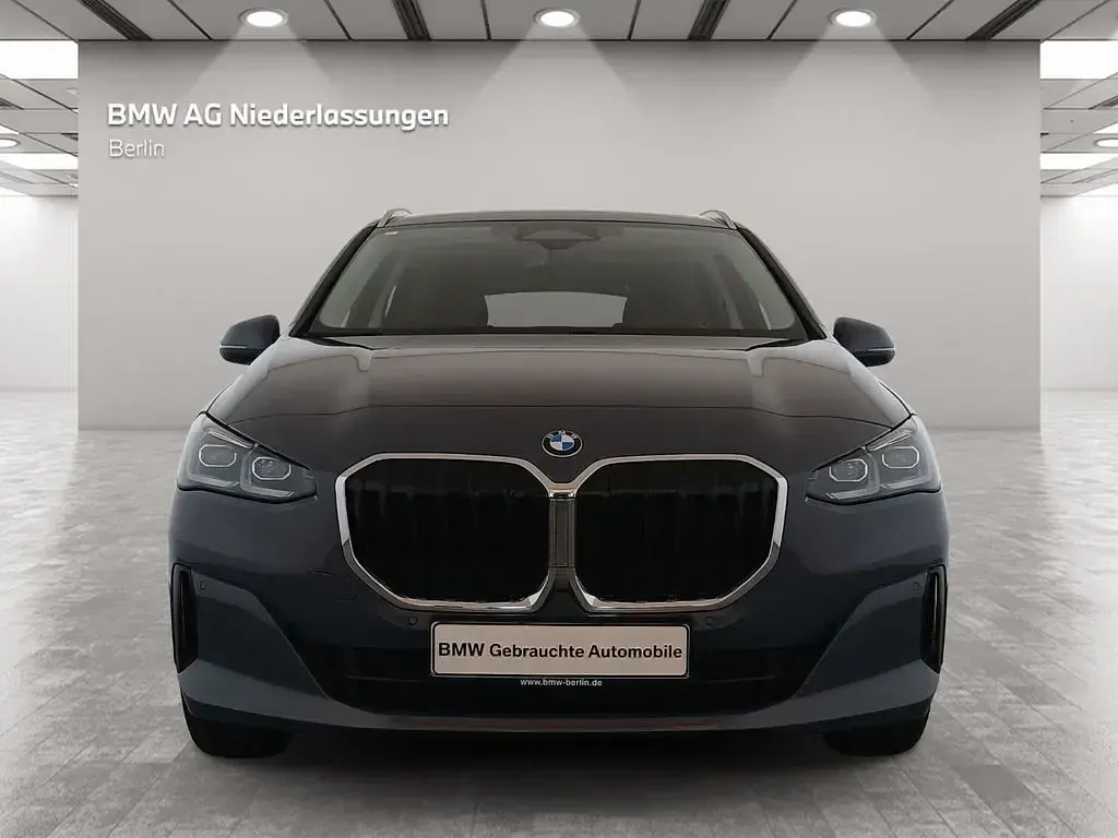 Gebraucht BMW 220 Active Tourer Sport Line 156 PS (114 kW) 2022 Grau Van / Kleinbus