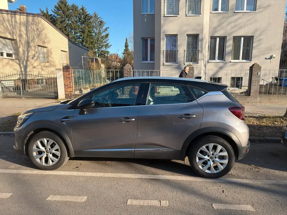 Gebraucht Renault Captur 131 PS (96 kW) 2020 Grau SUV