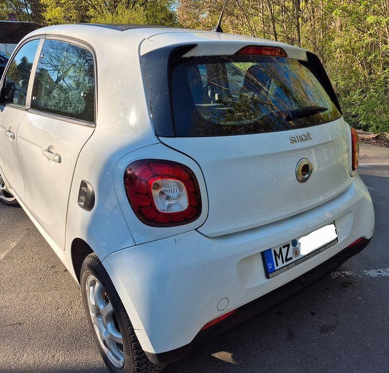 Gebraucht Smart ForFour Passion 71 PS (52 kW) 2015 Weiß Kleinwagen